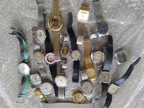 WOW, vintage watch lot for spares, see pics
